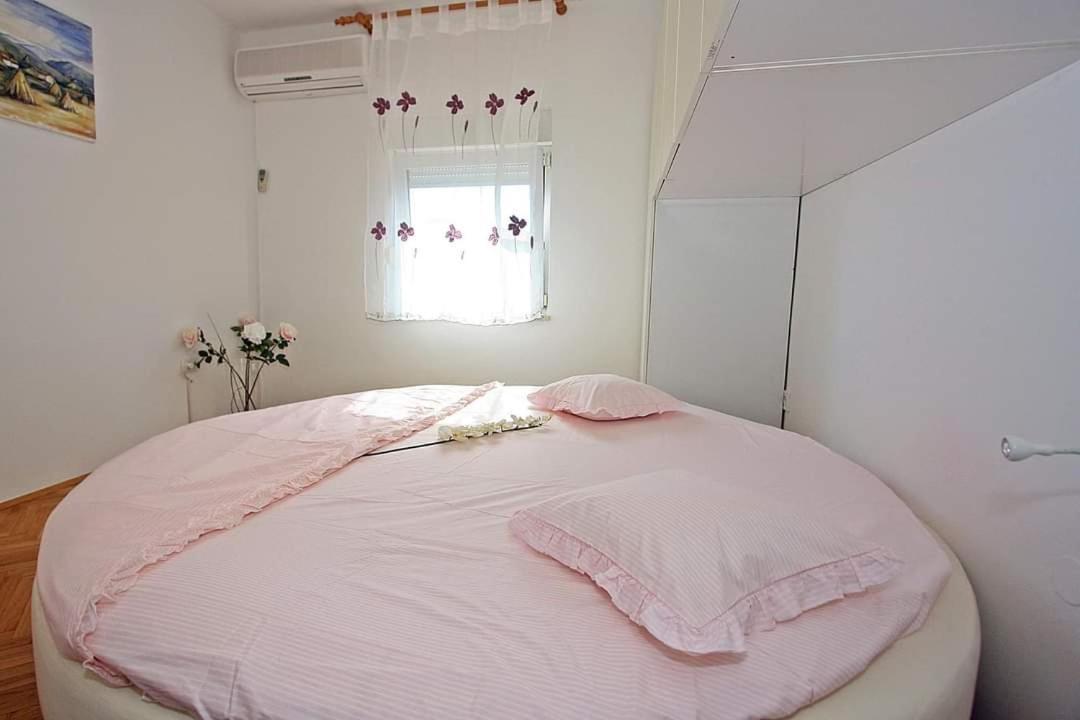 סופטאר Apartment Samanta מראה חיצוני תמונה