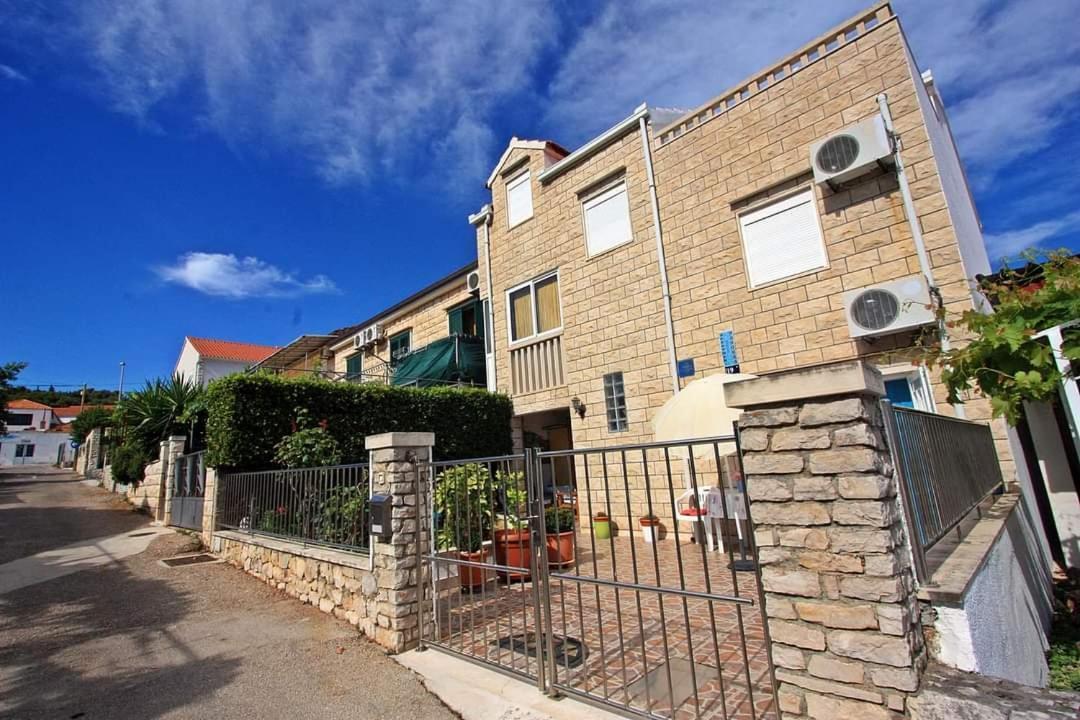 סופטאר Apartment Samanta מראה חיצוני תמונה